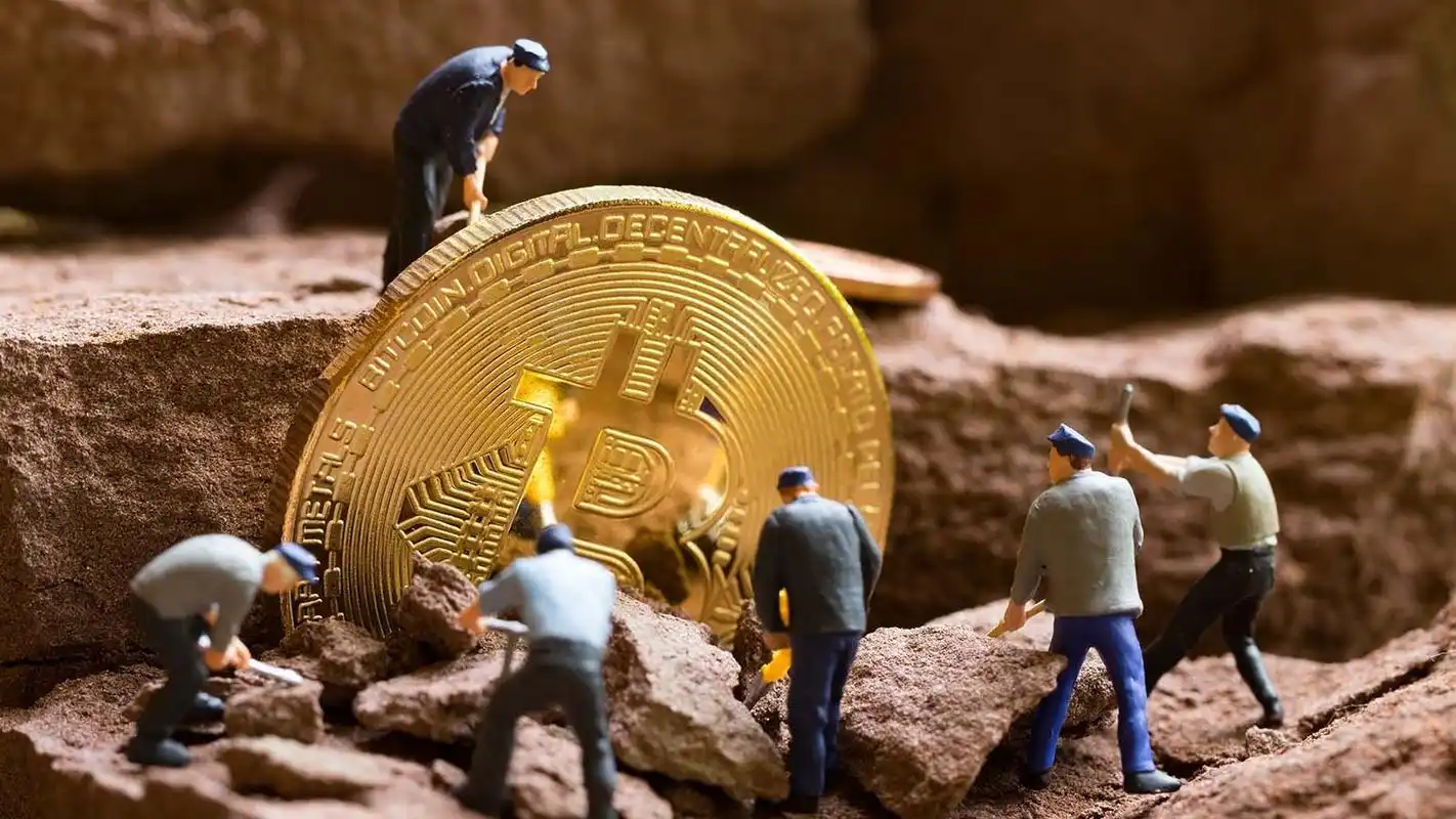 Inside Titan Mining Farm with Aleo units